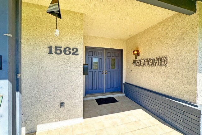 Building Photo - 1562 Whittier Ave