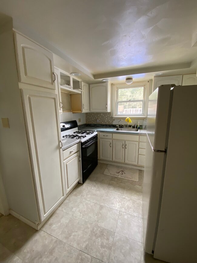 Building Photo - 8111 Bull Creek Rd