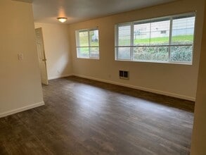 Building Photo - 1350 Alder Dr