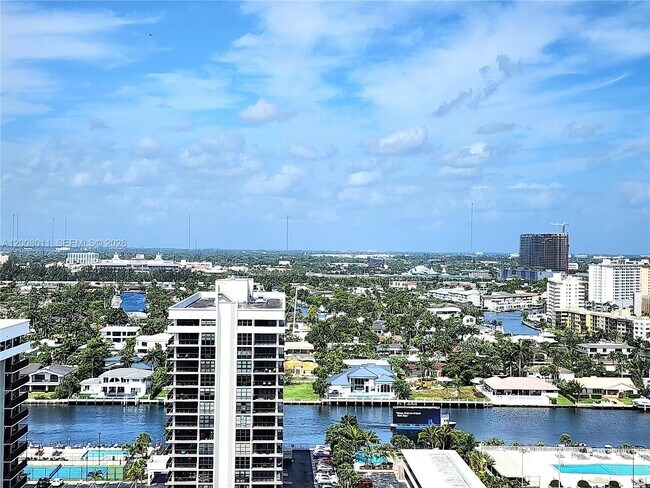 Foto del edificio - 2030 S Ocean Dr