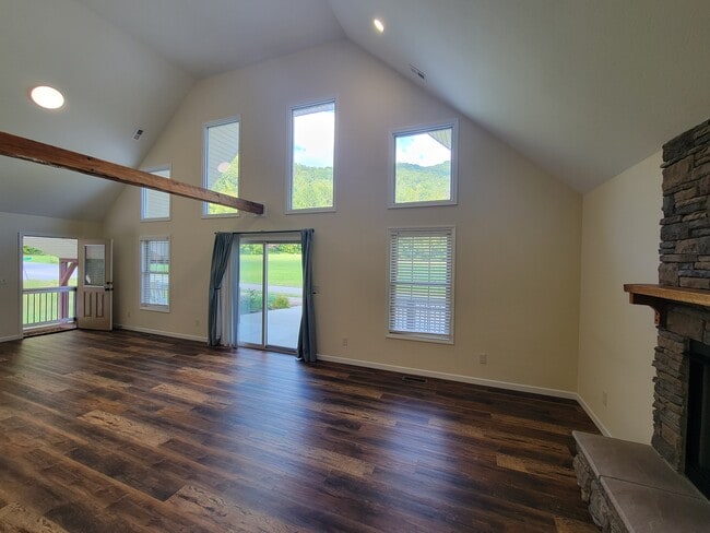 Building Photo - 1443 Moody Farm Rd