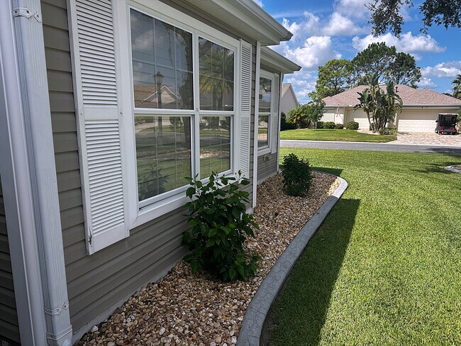 Building Photo - 2000 Ardmore Way