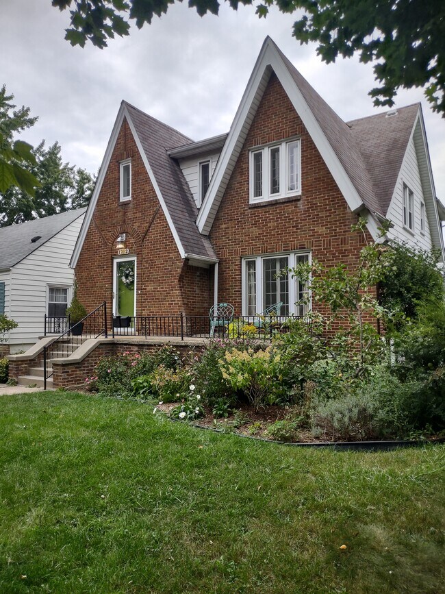 Building Photo - 1722 Harvard Rd