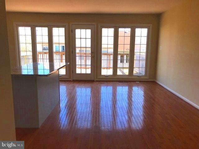 Foto del edificio - 103 Stoney Brook Ct