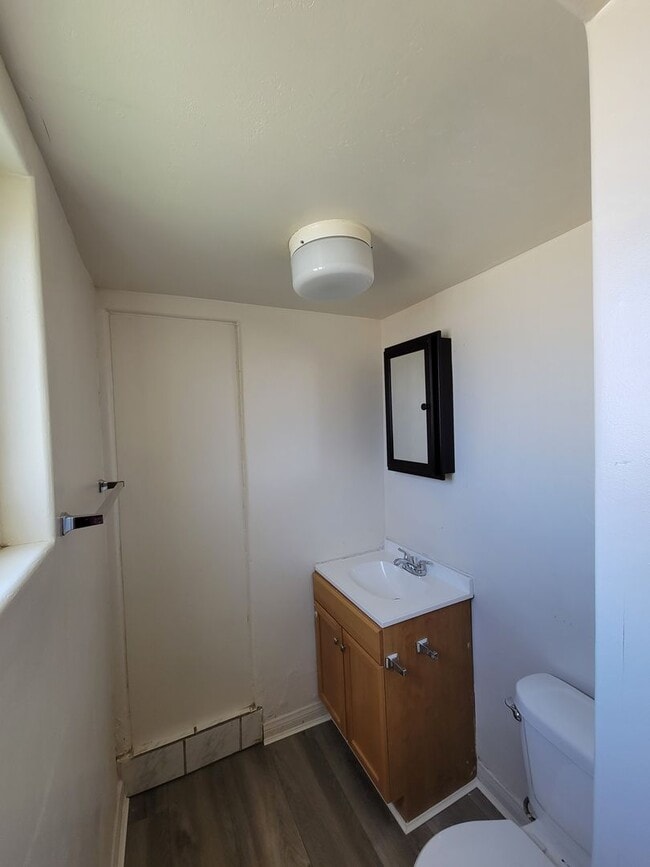 Building Photo - Recently Updated Home for Rent in Brawley!