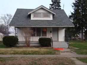 Building Photo - 1106 College St