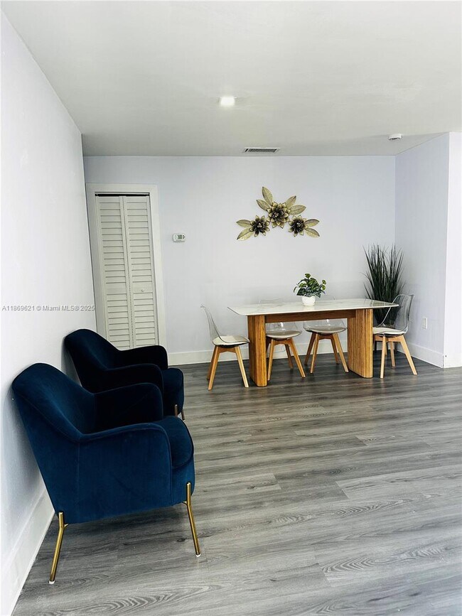Foto del edificio - 1543 SW 74th Ct