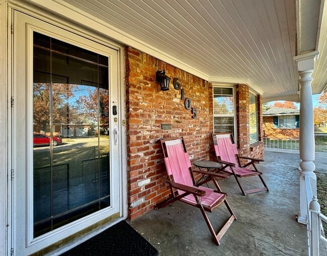 Building Photo - 6105 Belle Dr