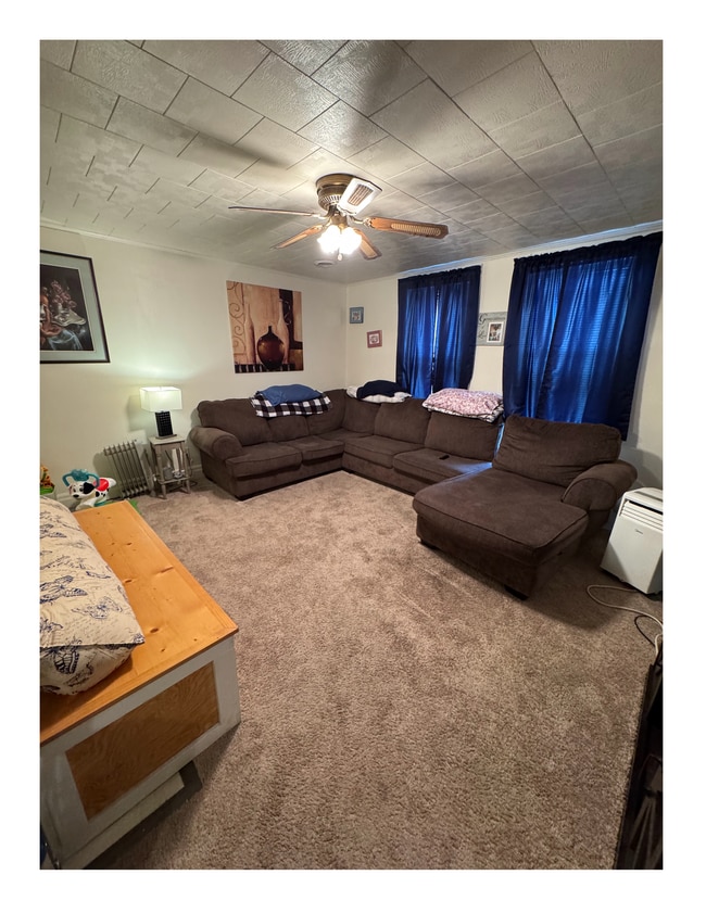 Living Room-02 - 522 E Chestnut St