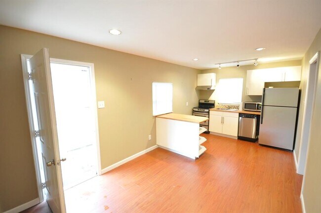 Foto del edificio - 5034 W University Blvd