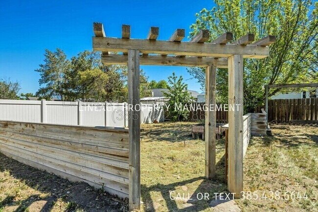 Building Photo - 13863 Kessler Peak Dr