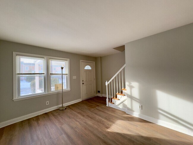 Foto del edificio - Charming 2 Bedroom/2 Bathroom Townhome in Joseph Lee Neighborhood, Baltimore, MD!