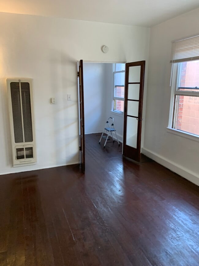 Building Photo - 325 Elm Ave