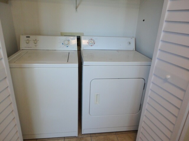 Foto del edificio - Mid-city townhome with fenced patio!