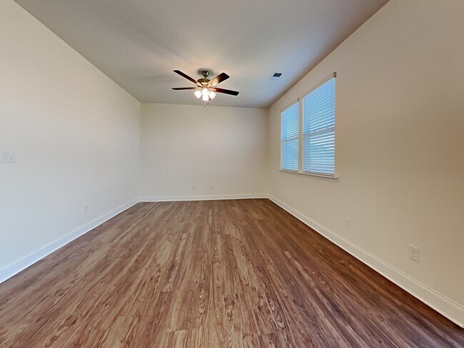 Building Photo - 150 Twin River Drive