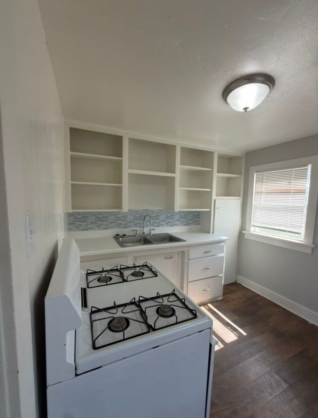 Building Photo - 2304 Avenue V