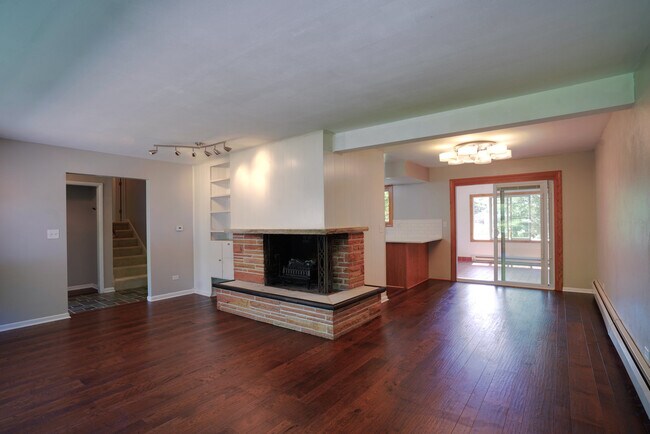 Building Photo - 119 W Sheridan Pl