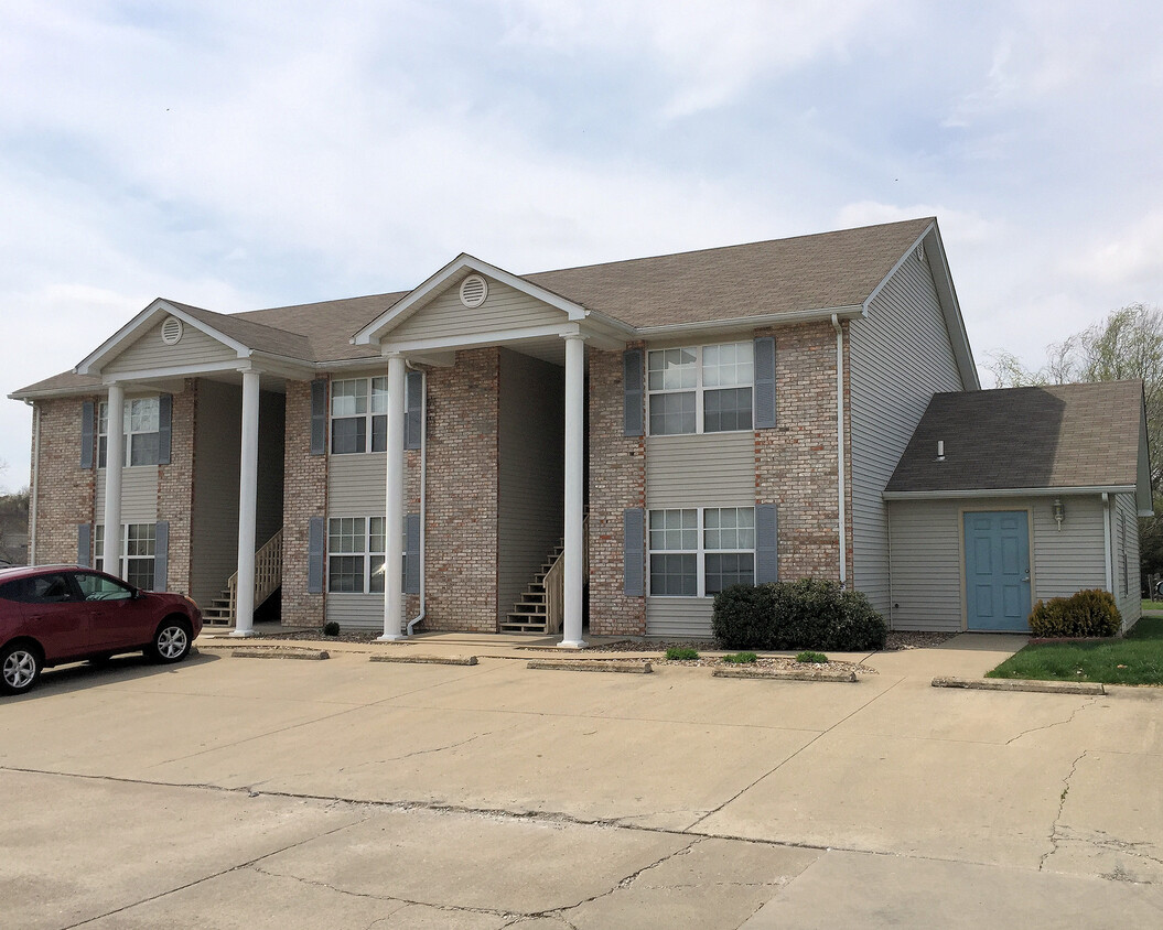 Primary Photo - 19 Bradington Pl