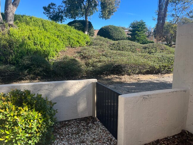 Foto del edificio - 12836 Via Moura