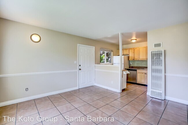 Building Photo - 118-122 Los Aguajes Ave