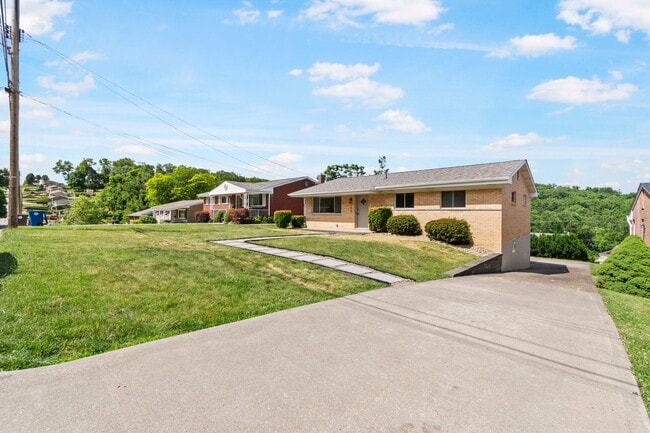 Building Photo - AVAILABLE NOW! FULLY RENOVATED 3-bedroom in BALDWIN!