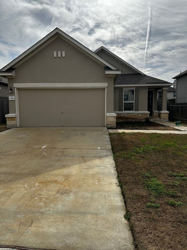 Foto principal - 3 Bedroom, 2 Bath home for rent in Belton ISD