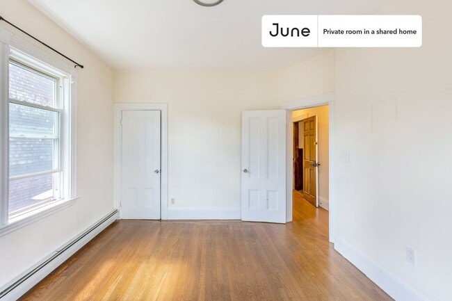 Foto del edificio - Room in Shared 3 bed/1 bath home