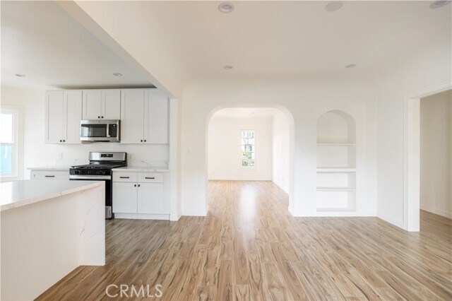 Foto del edificio - 738 S Stanley Ave