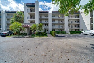 Building Photo - 9230 Lagoon Pl