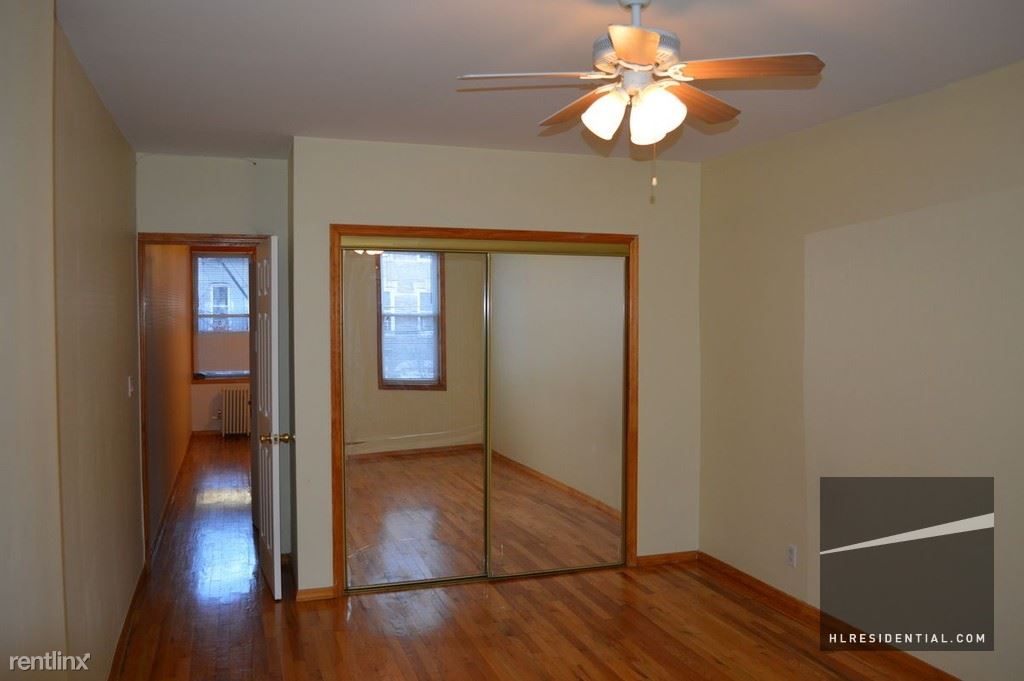 Foto del edificio - 220 Kingsland Ave