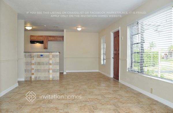 Building Photo - 3480 NW 17th St