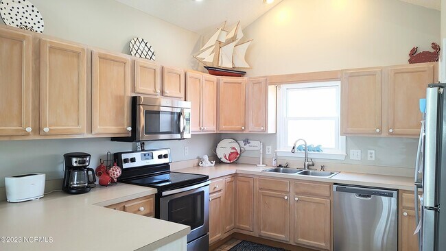 Building Photo - 4 Oleander Ln