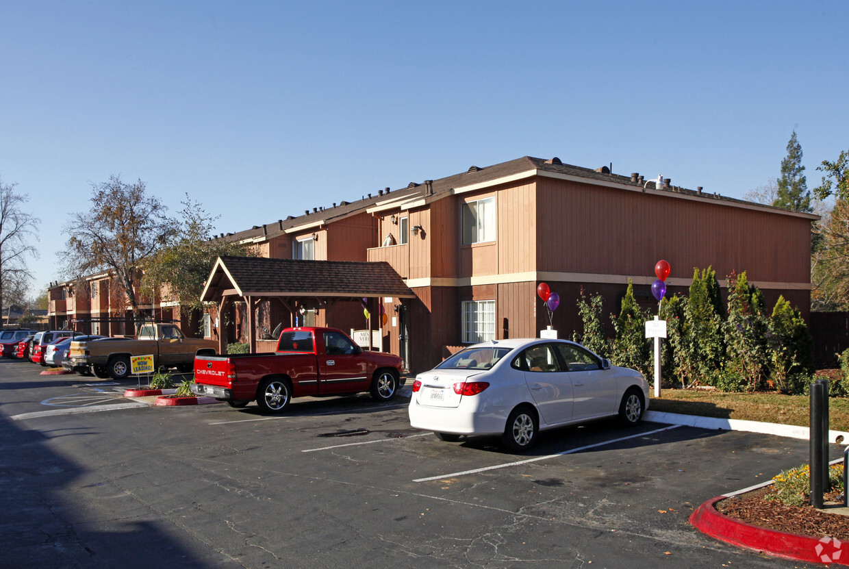 Primary Photo - Mesa Verde Apartments