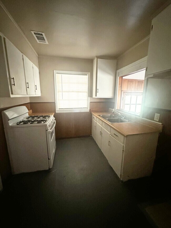 Foto del edificio - 106 Rosewood Cir