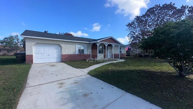 Building Photo - 165 Toluca Dr