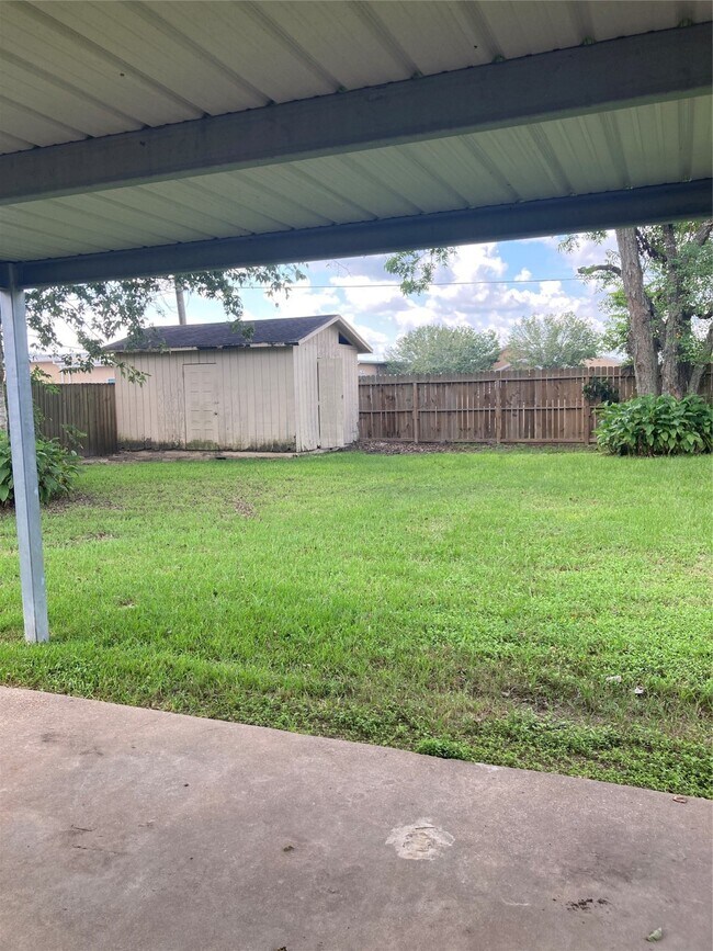 Building Photo - 1812 Parkcrest St