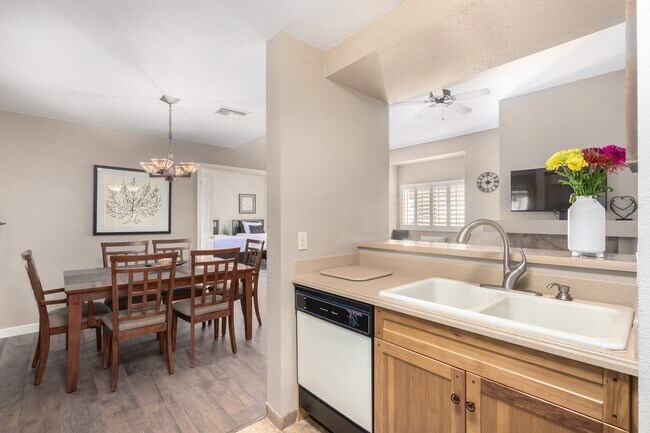Foto del edificio - Resort-Style Living in the Heart of Scotts...