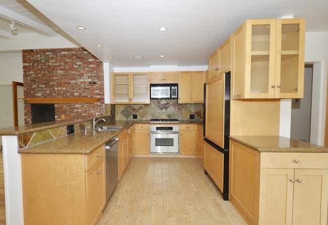 Foto del edificio - 420 Redlands St