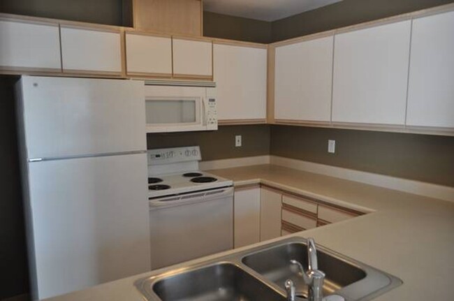 Foto del edificio - Pre-Leasing - 3bd/2bath (Cordata Area)