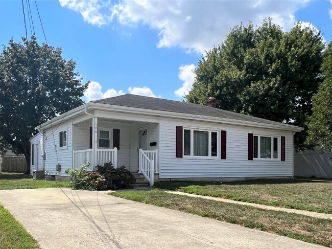 Foto del edificio - 108 E Cochran St