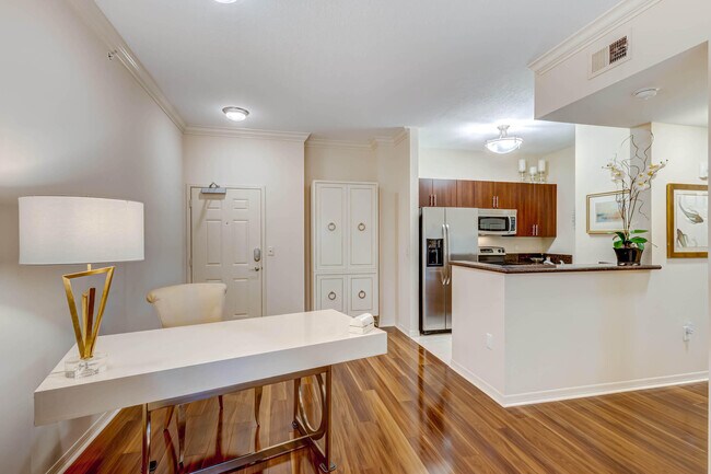 Foto del edificio - 4905 Midtown Lane