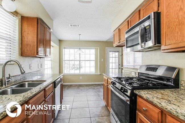 Foto del edificio - 18926 Sandia Pines Dr