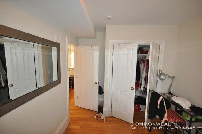 Foto del edificio - South End 3 bed NO FEE Avail 9/1