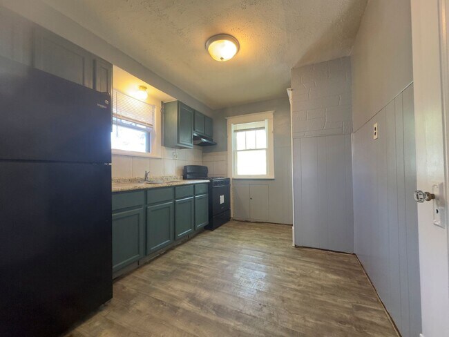 Foto del edificio - Charming 2-bedroom, 1-bath home featuring ...
