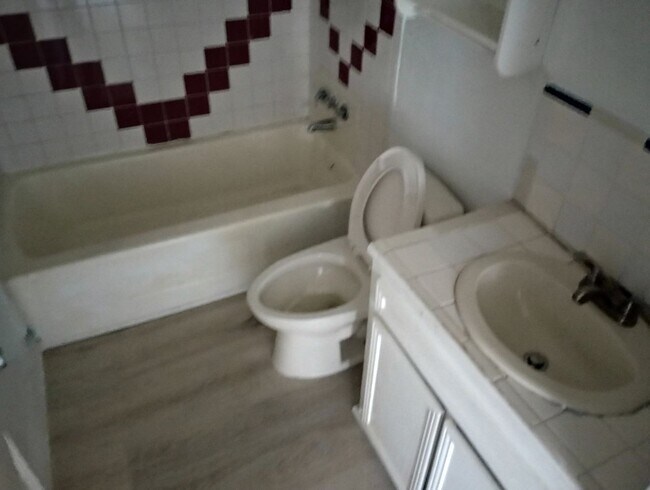 Foto del edificio - 235 E 74th St