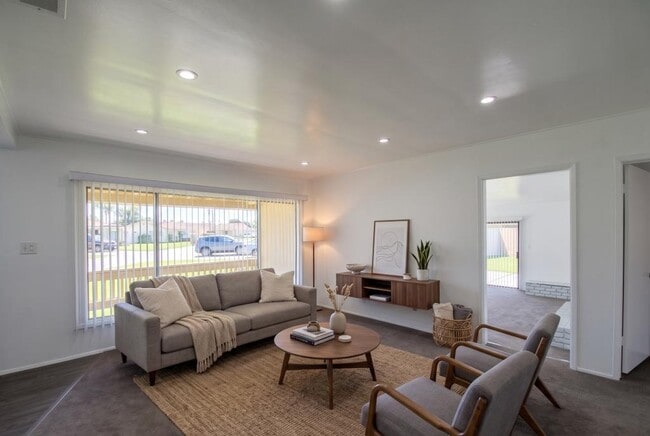 Building Photo - 15552 Cornuta Ave