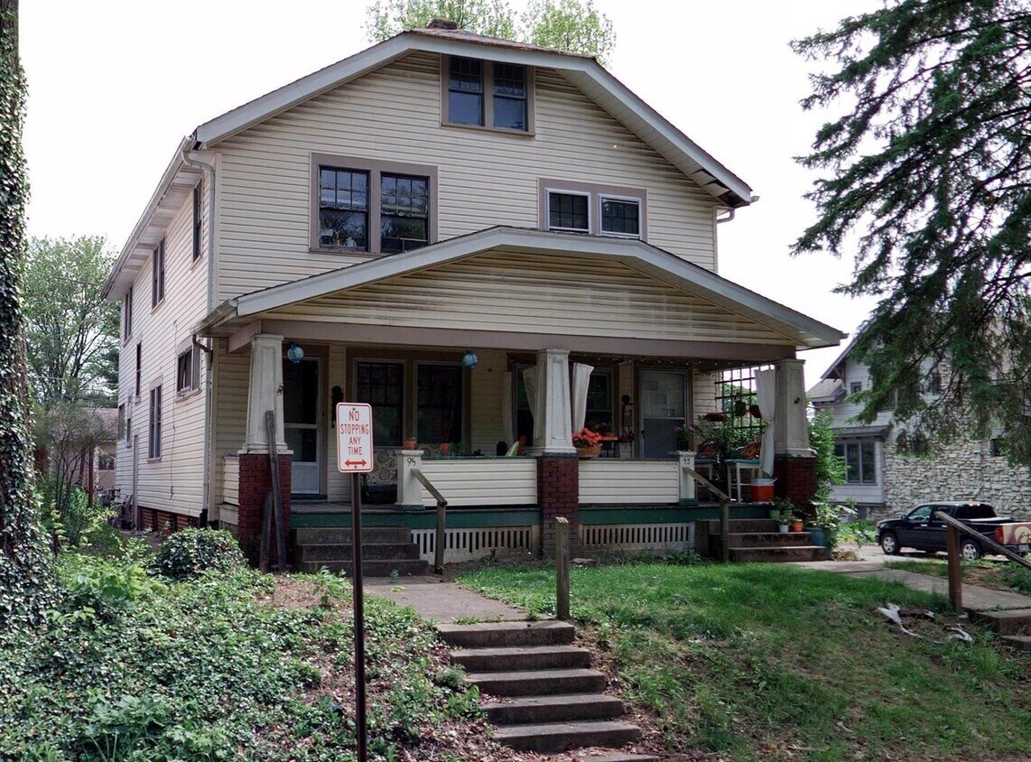 93 E er Rd, Columbus, OH 43202 Townhome Rentals in Columbus OH