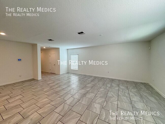 Building Photo - 554 Jett Ln