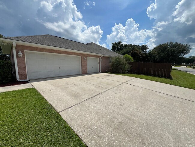 Foto del edificio - Backyard Paradise in Gated Cottonwood!