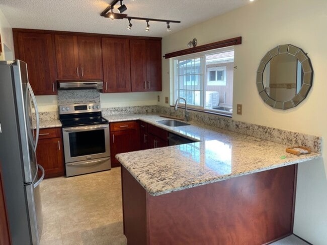 Foto del edificio - 4 bedroom 2 bath single family home-  Kaneohe!